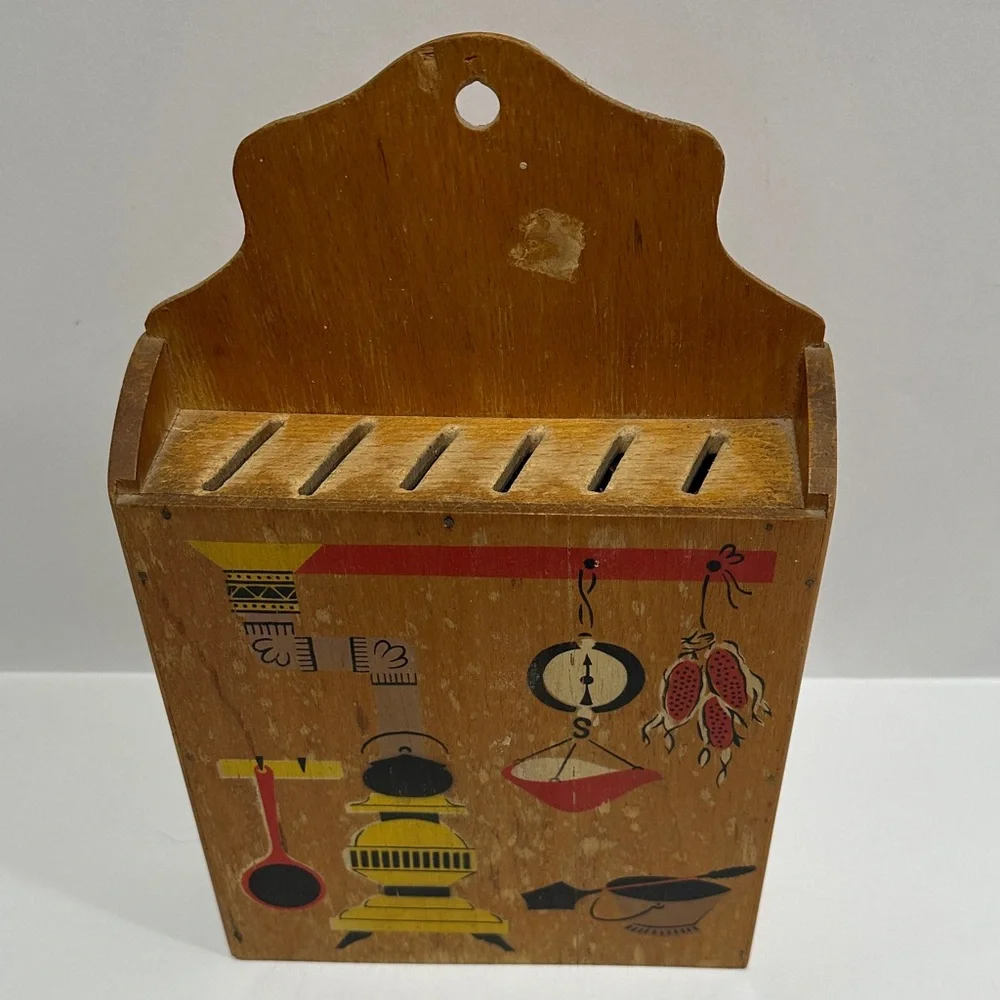 Vintage 1962 Wooden Knife Holder w/Retro Kitchen Motif – Mid-Century Wall Mount